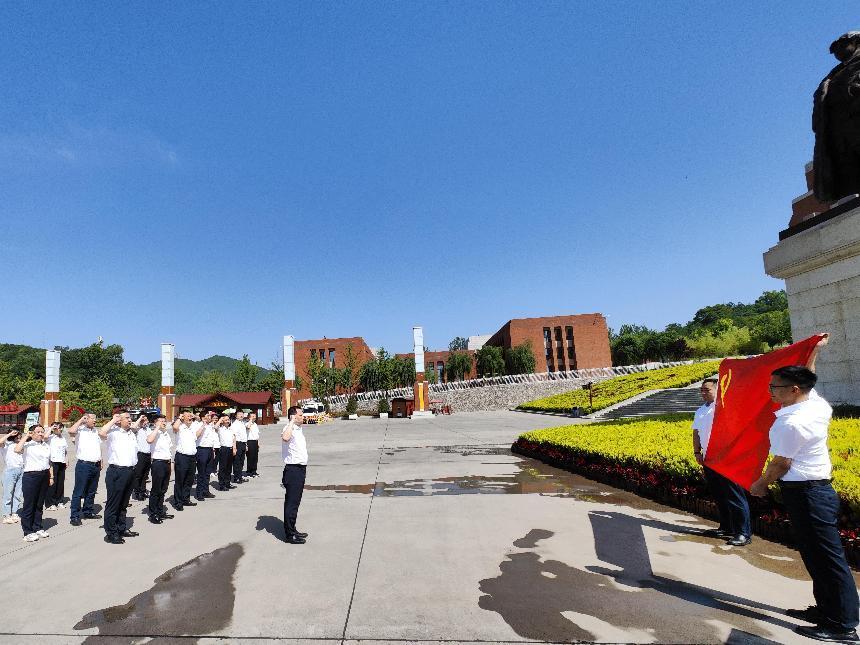 實(shí)業(yè)集團(tuán)：開展“追憶紅色故事，傳承紅色基因”主題黨日活動.jpg