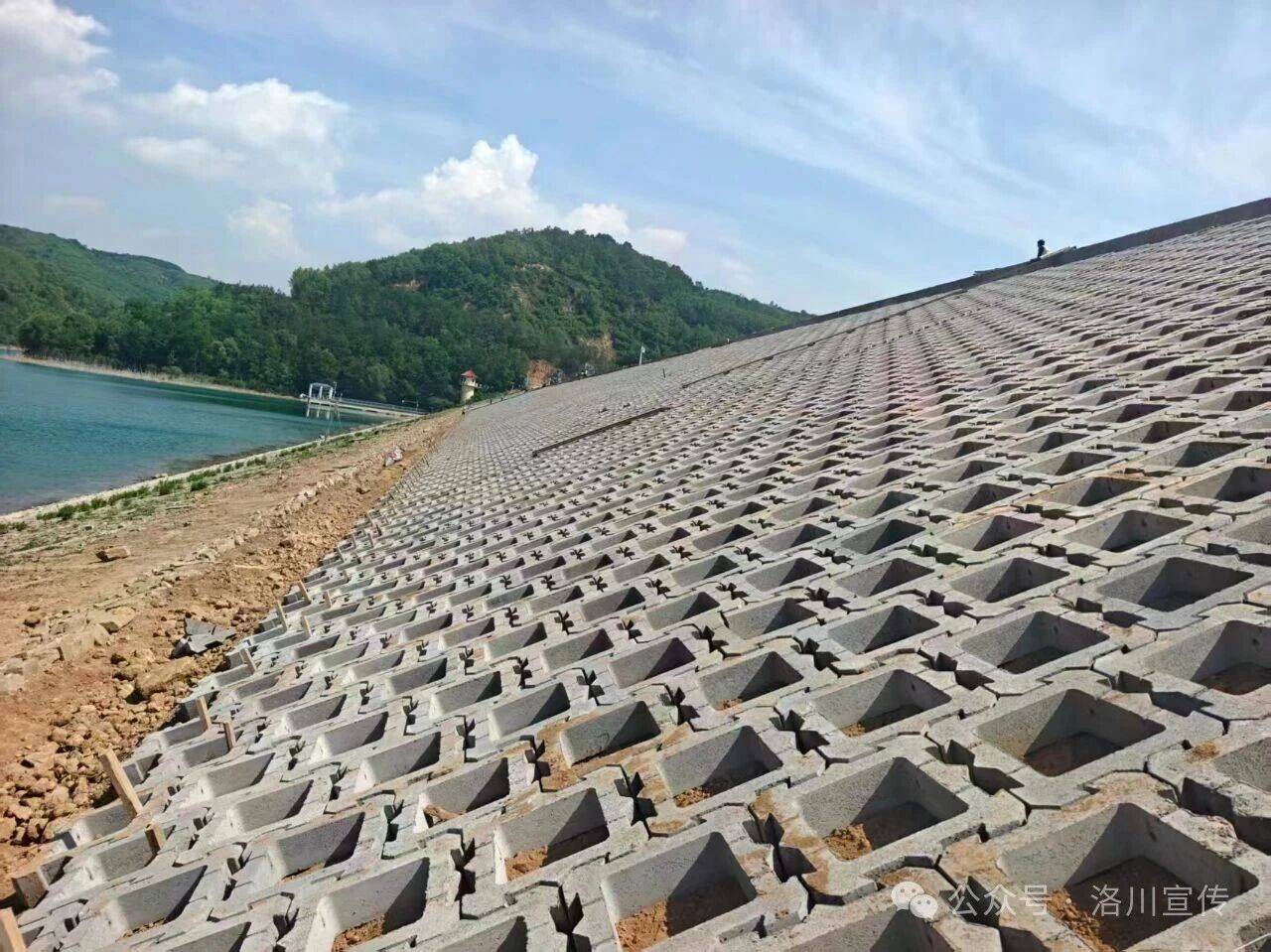 /ueditor/image/20251219/1766147460264252/badd3dd4055f7dec6934db151936fdbb.jpg df168034d32e7d22a6d895a0055fdda4.jpg